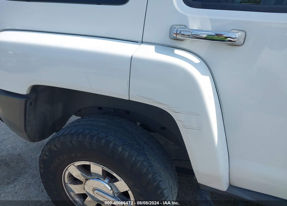2007 HUMMER H3 SUV VIN: 5GTDN13E878111612