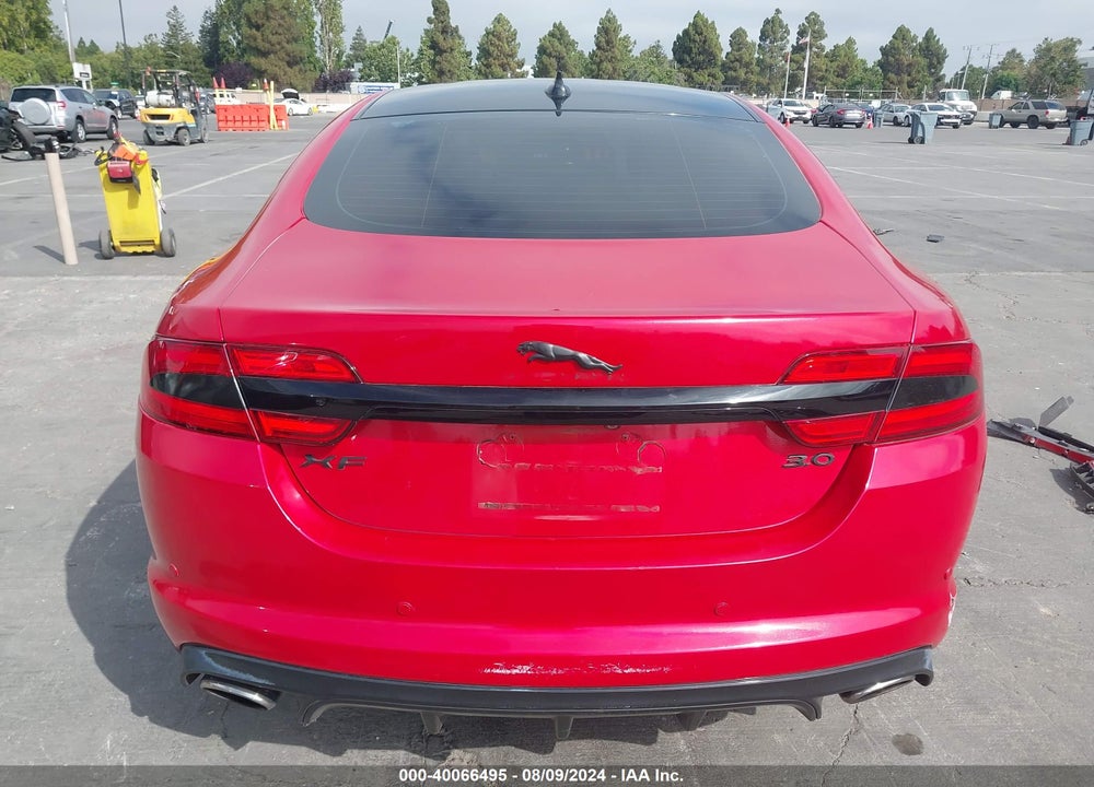 2015 JAGUAR XF VIN: SAJWA0F7XF8U54814