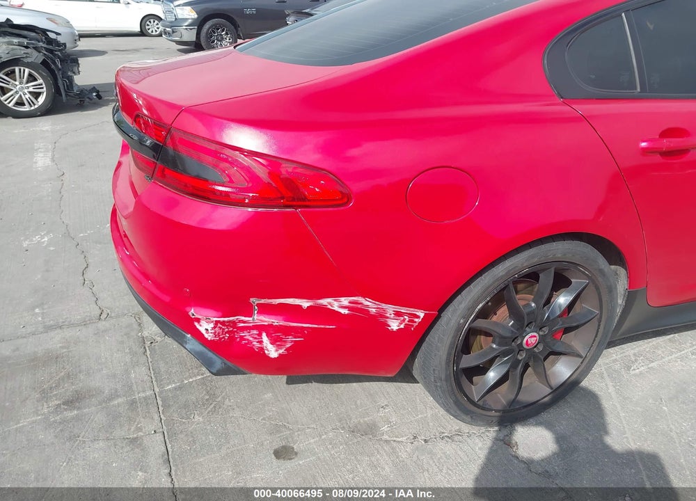 2015 JAGUAR XF VIN: SAJWA0F7XF8U54814