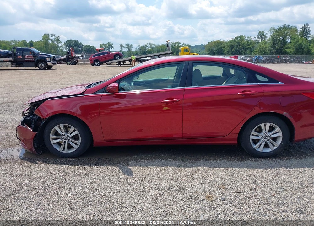 2013 HYUNDAI SONATA GLS VIN: 5NPEB4AC2DH780740
