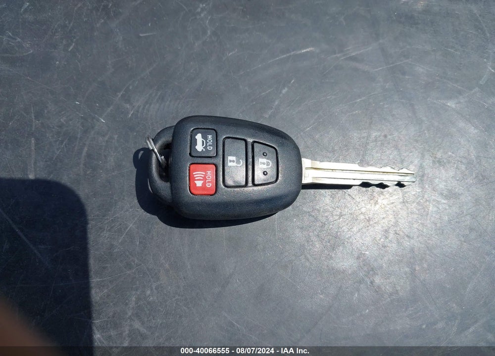 2015 TOYOTA COROLLA LE VIN: 2T1BURHE3FC324107