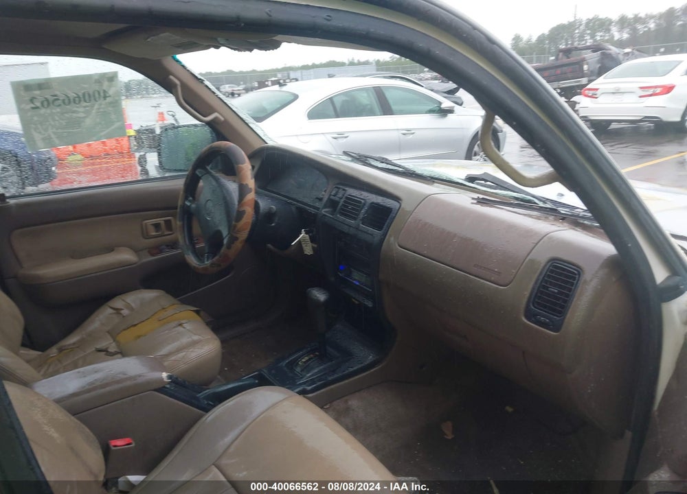 1998 TOYOTA 4RUNNER VIN: JT3GM84R6W0021703