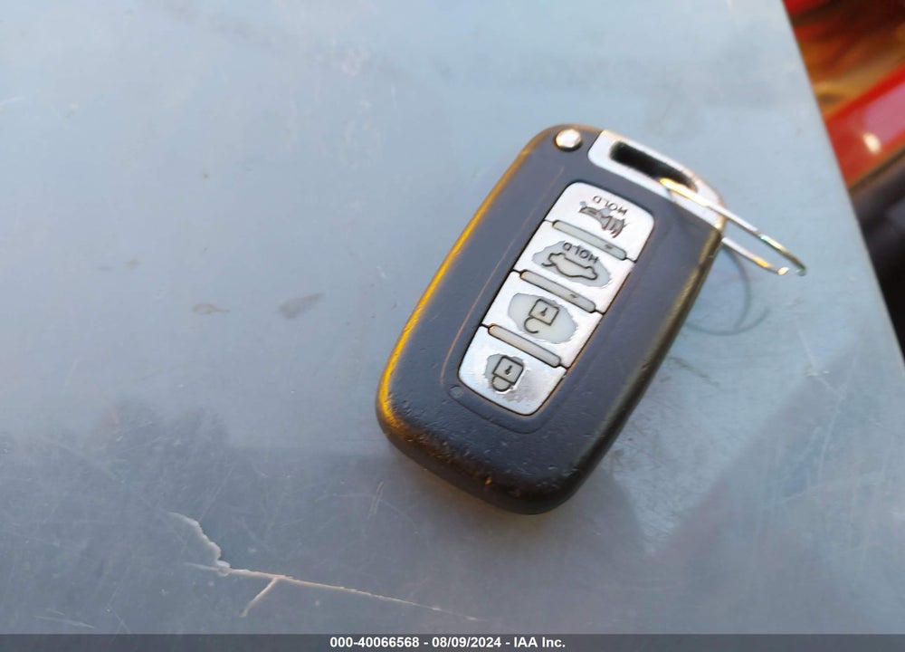 2013 HYUNDAI ELANTRA LIMITED VIN: KMHDH4AE9DU572352