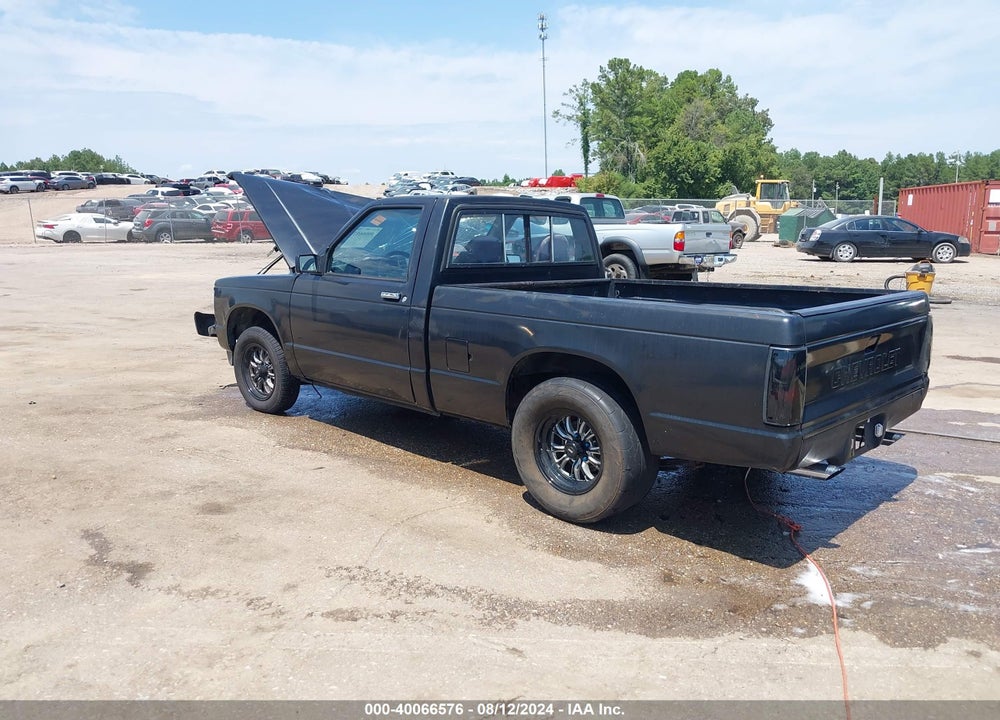 1988 CHEVROLET S TRUCK S10 VIN: 1GCBS14RXJ2193684