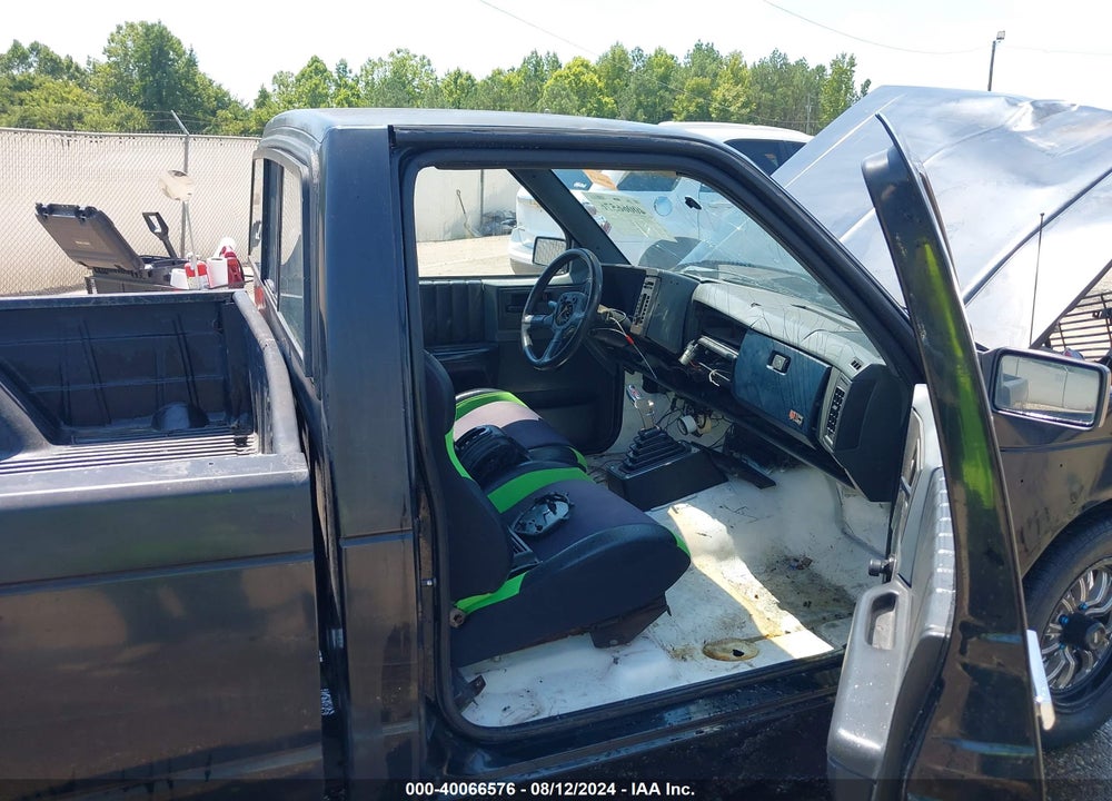 1988 CHEVROLET S TRUCK S10 VIN: 1GCBS14RXJ2193684