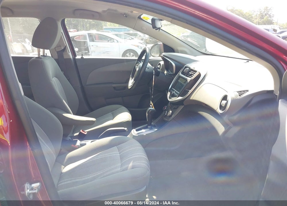 2018 CHEVROLET SONIC LT AUTO VIN: 1G1JD5SH6J4118209