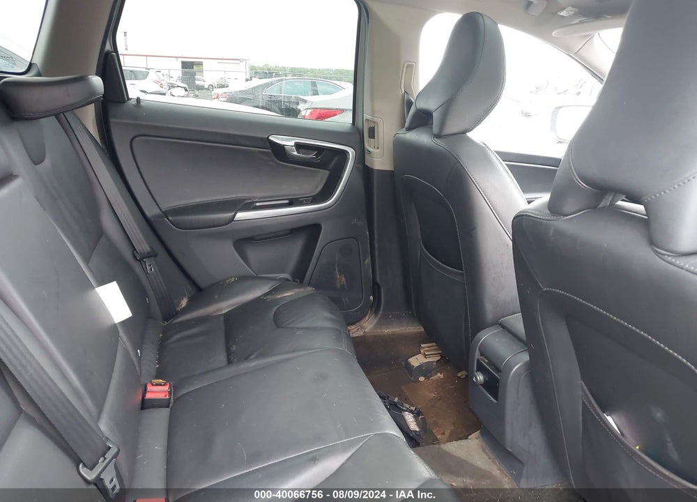 2016 VOLVO XC60 T5 PREMIER VIN: YV4612RK7G2844622