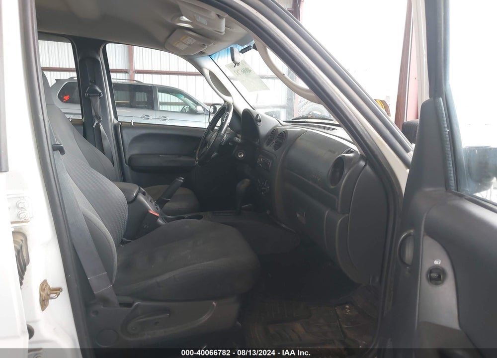 2003 JEEP LIBERTY SPORT VIN: 1J4GL48K03W643317