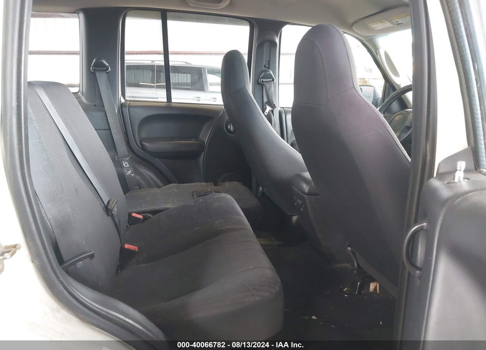2003 JEEP LIBERTY SPORT VIN: 1J4GL48K03W643317