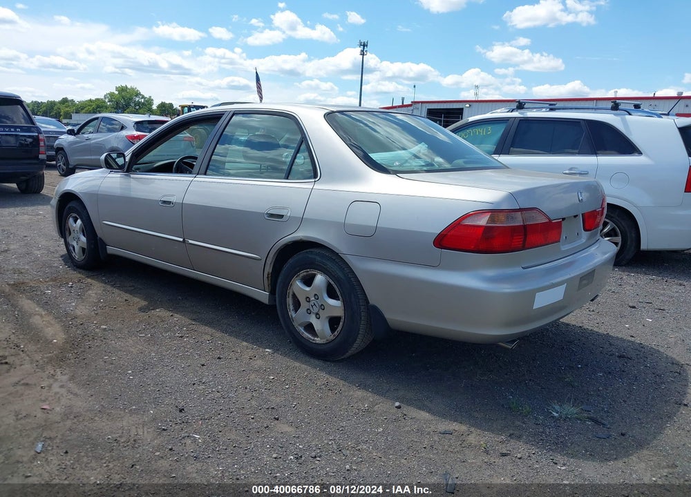1998 HONDA ACCORD EX V6 VIN: 1HGCG1652WA011412