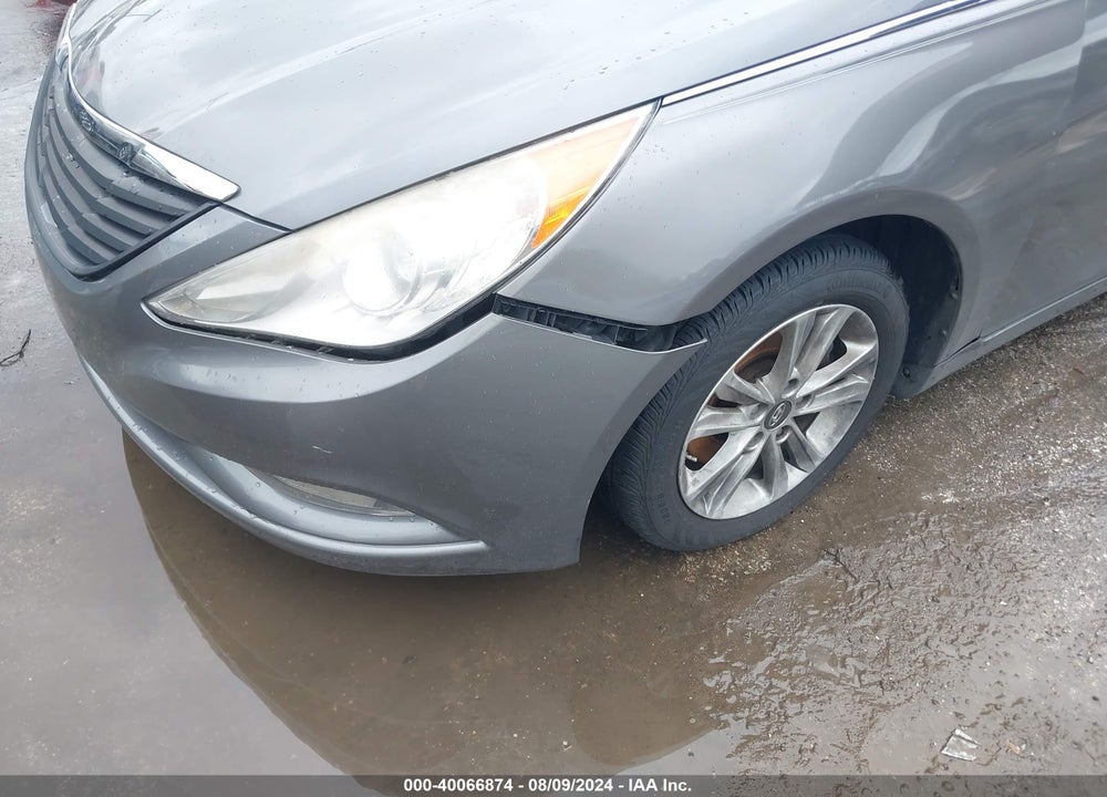 2013 HYUNDAI SONATA GLS VIN: 5NPEB4AC2DH715676