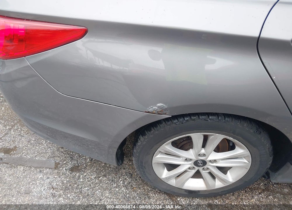 2013 HYUNDAI SONATA GLS VIN: 5NPEB4AC2DH715676