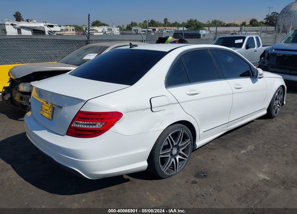 2013 MERCEDES-BENZ C 250 LUXURY/SPORT VIN: WDDGF4HB0DA766665