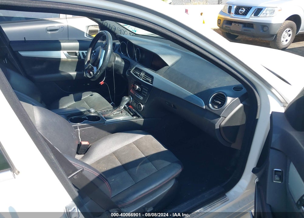 2013 MERCEDES-BENZ C 250 LUXURY/SPORT VIN: WDDGF4HB0DA766665