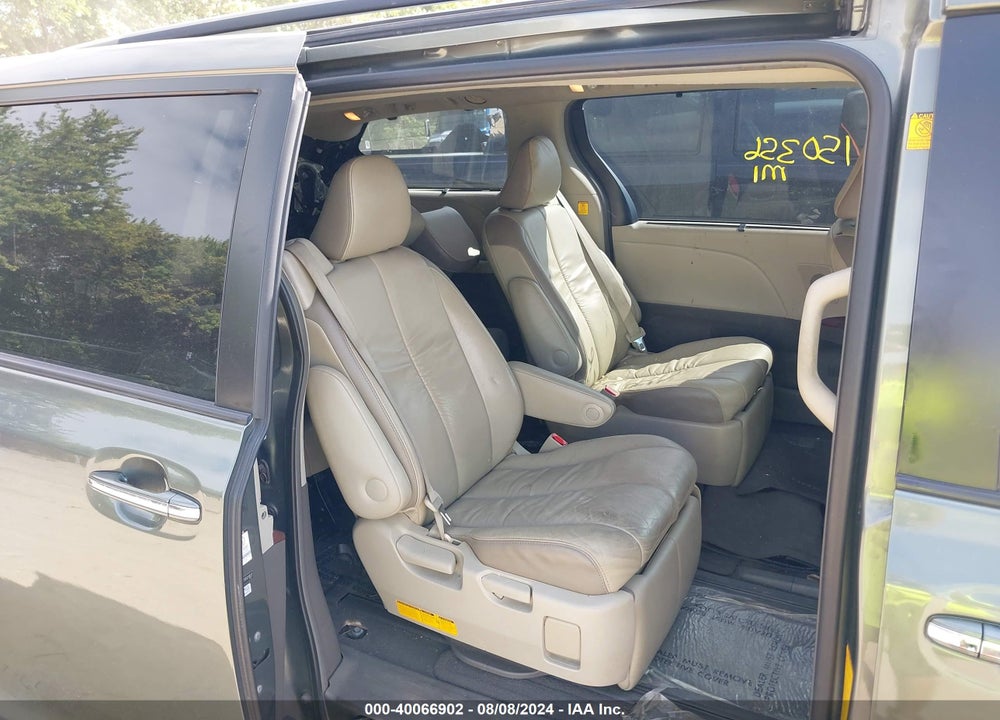 2011 TOYOTA SIENNA LIMITED V6 VIN: 5TDYK3DC0BS019537
