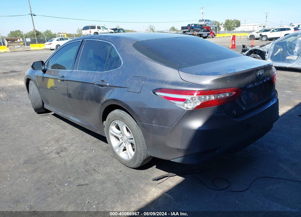 2018 TOYOTA CAMRY XLE VIN: 4T1B11HK5JU128547