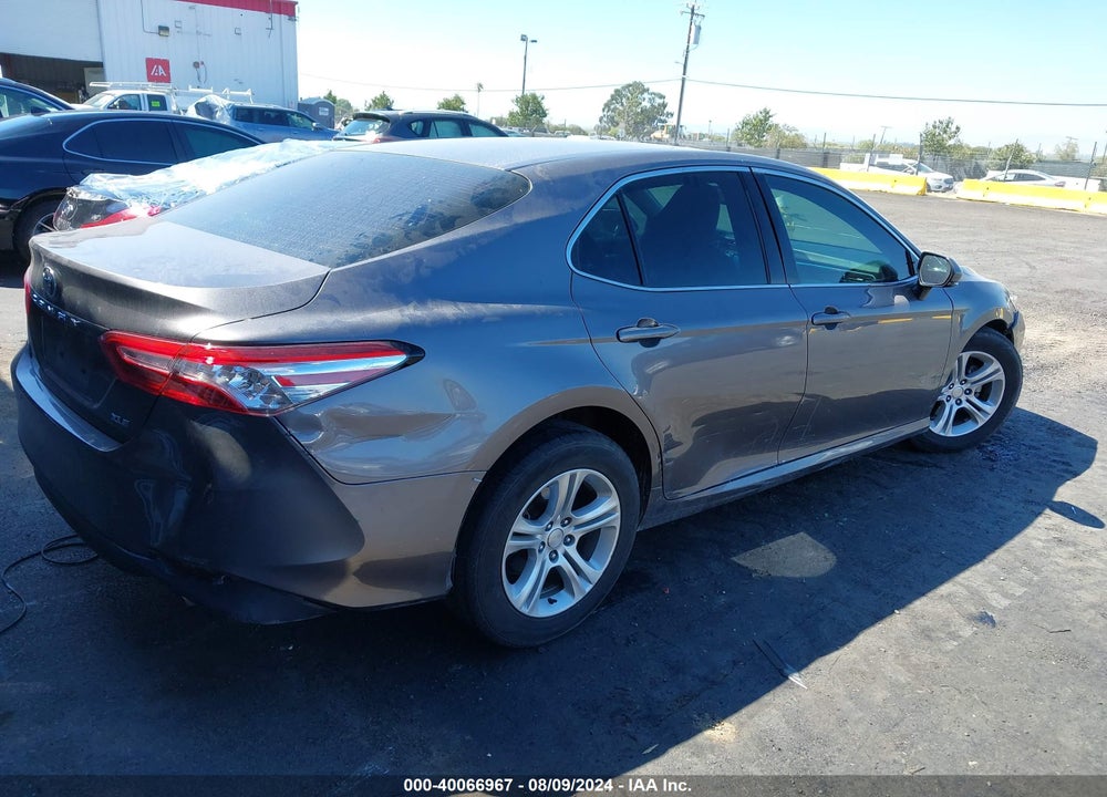 2018 TOYOTA CAMRY XLE VIN: 4T1B11HK5JU128547