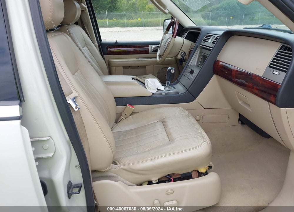 2006 LINCOLN NAVIGATOR VIN: 5LMFU28586LJ26827