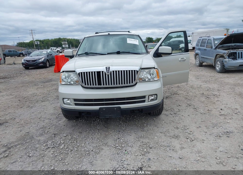 2006 LINCOLN NAVIGATOR VIN: 5LMFU28586LJ26827