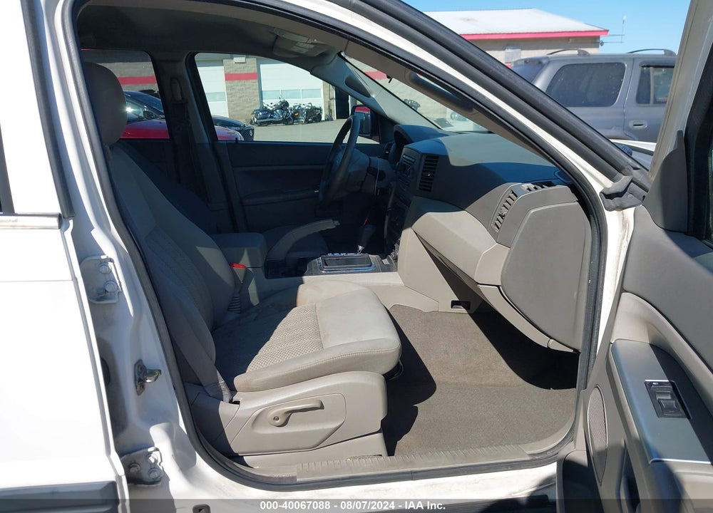 2005 JEEP GRAND CHEROKEE LAREDO VIN: 1J4GR48K25C681022