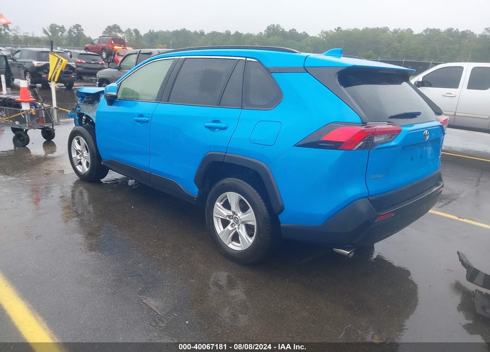 2021 TOYOTA RAV4 XLE VIN: JTMW1RFV7MD061326