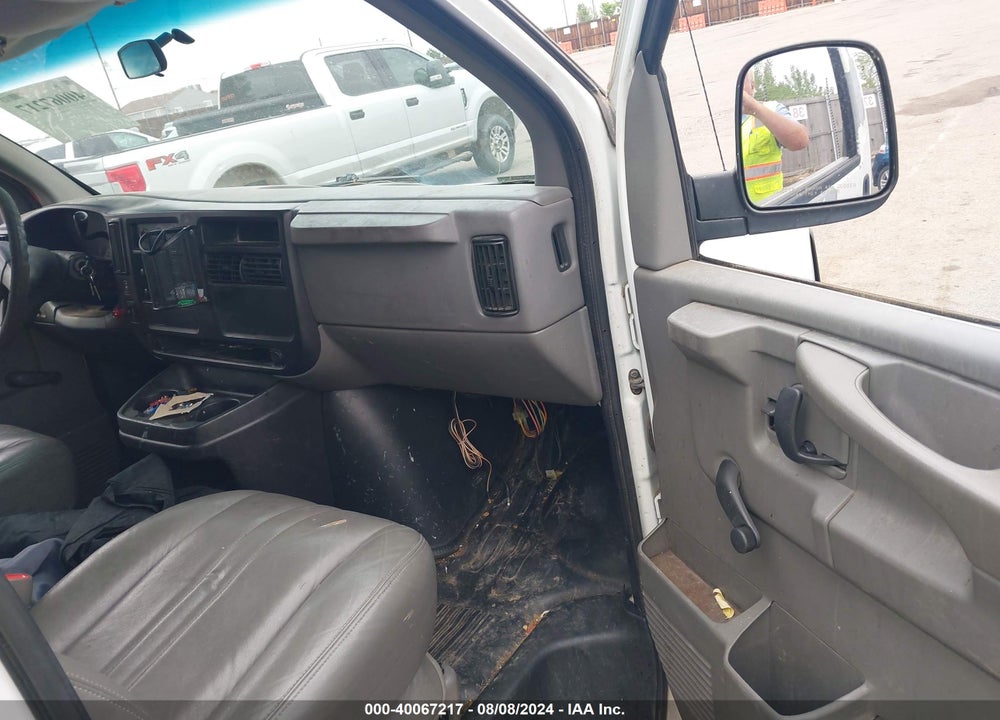 2003 CHEVROLET EXPRESS VIN: 1GCFG15XX31178045