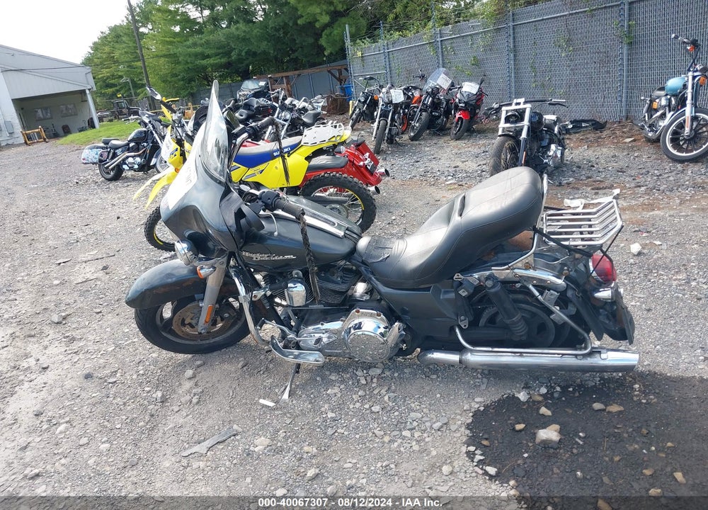 2009 HARLEY-DAVIDSON FLHX VIN: 1HD1KB4189Y649927
