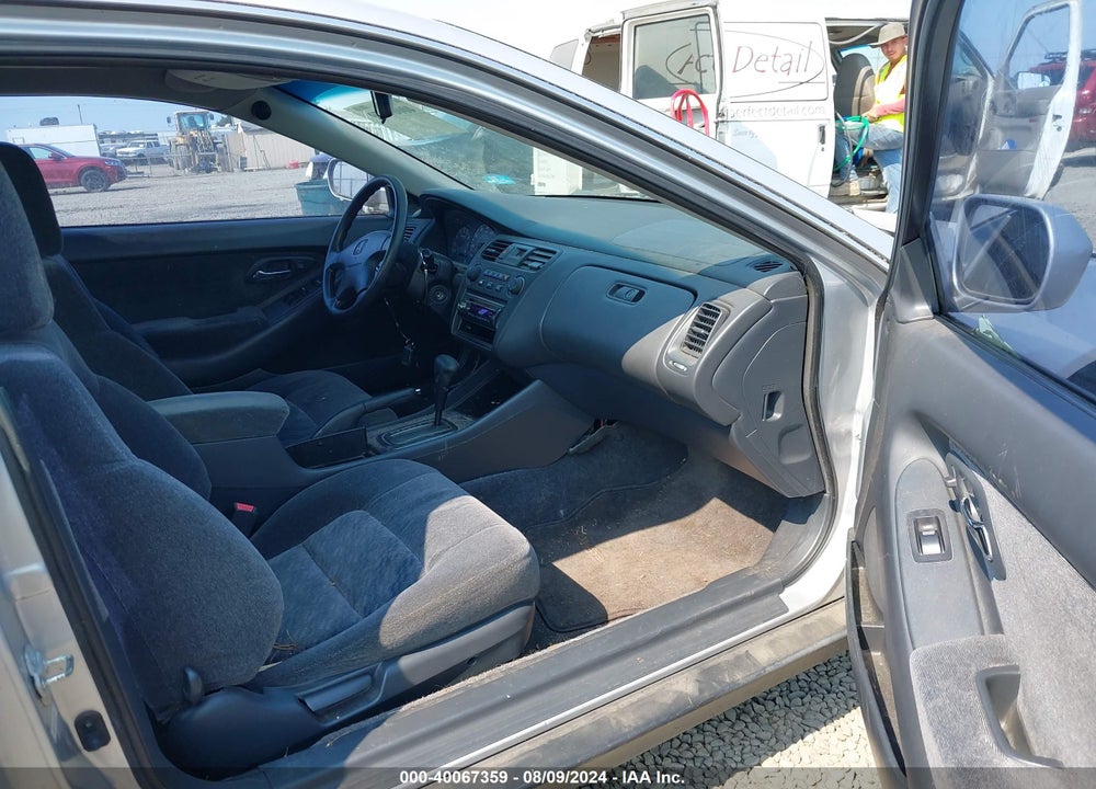 2001 HONDA ACCORD 2.3 LX VIN: 1HGCG32401A016416