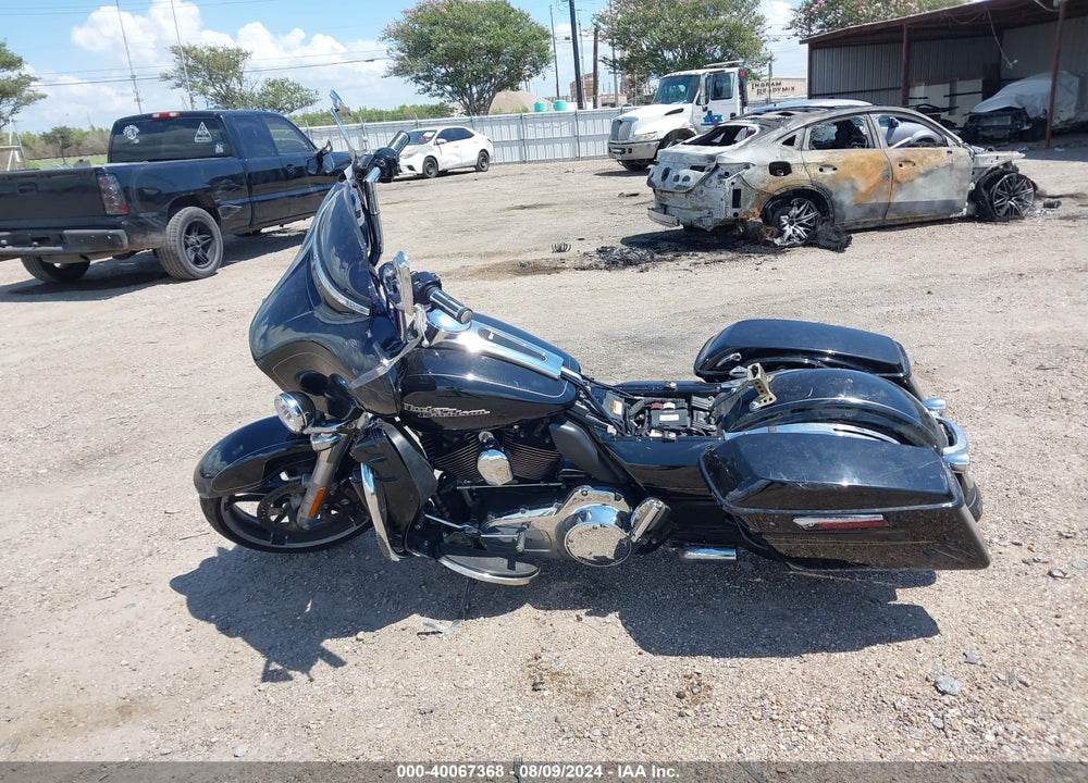 2014 HARLEY-DAVIDSON FLHXS STREET GLIDE SPECIAL VIN: 1HD1KRM12EB676711