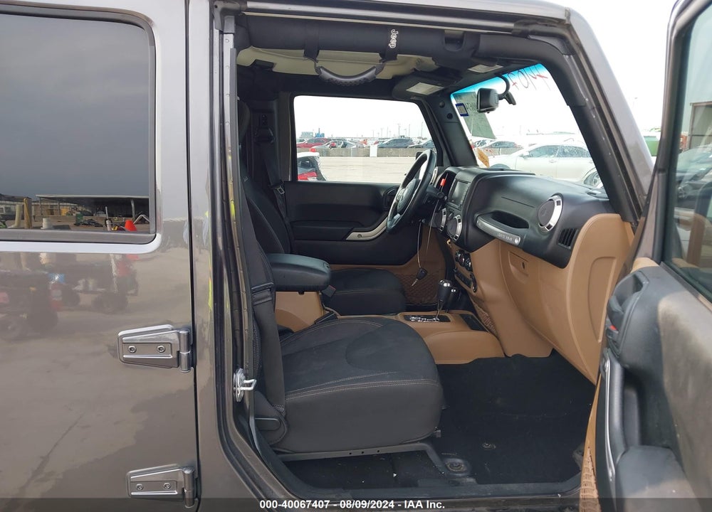 2017 JEEP WRANGLER UNLIMITED SAHARA 4X4 VIN: 1C4BJWEG9HL680487