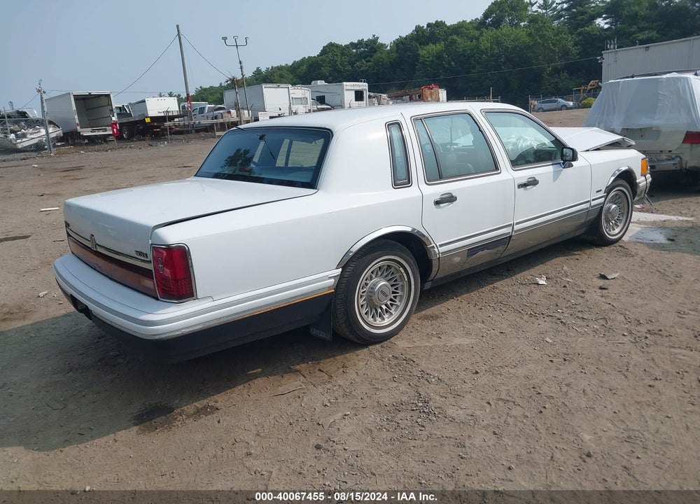 1993 LINCOLN TOWN CAR SIGNATURE/JACK NICKLAUS VIN: 1LNLM82W5PY707541