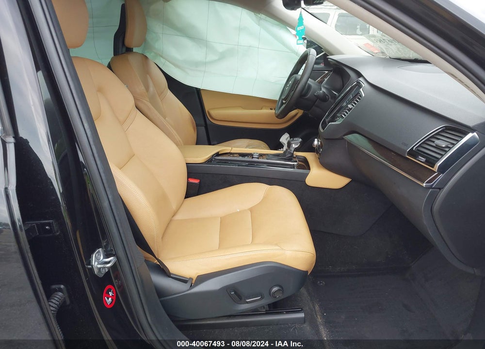 2016 VOLVO XC90 T6 MOMENTUM VIN: YV4A22PK6G1094145