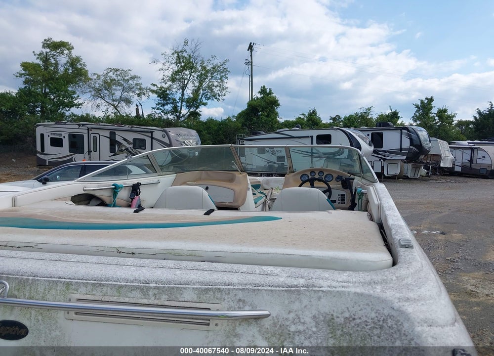 1996 RINKER 212 VIN: RNK52894E696