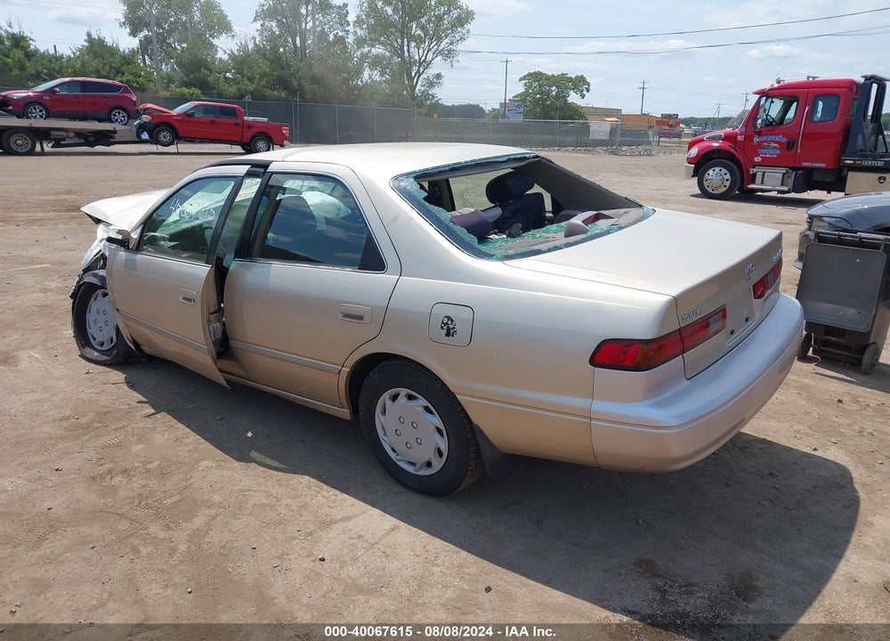 1999 TOYOTA CAMRY LE VIN: JT2BG22K5X0358051