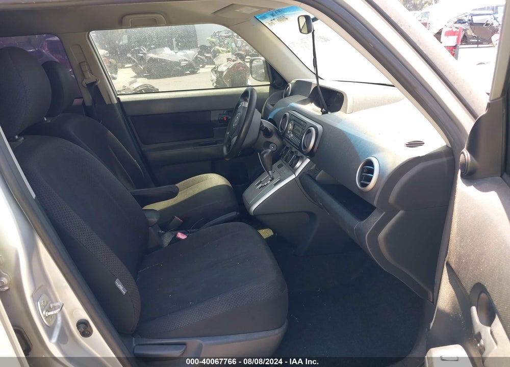 2010 SCION XB VIN: JTLZE4FE7A1112605