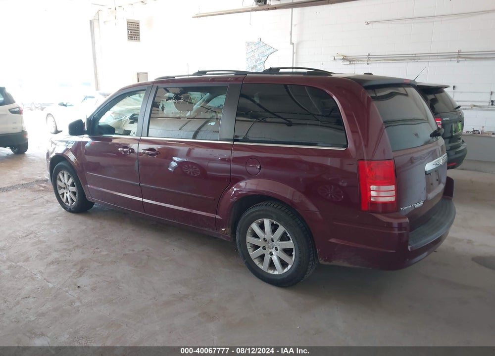 2008 CHRYSLER TOWN & COUNTRY VIN: 2A8HR54P18R681020