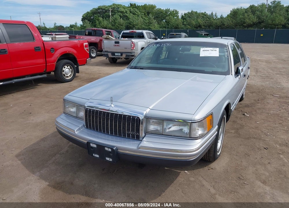1994 LINCOLN TOWN CAR SIGNATURE/TOURNAMENT VIN: 1LNLM82W3RY675112