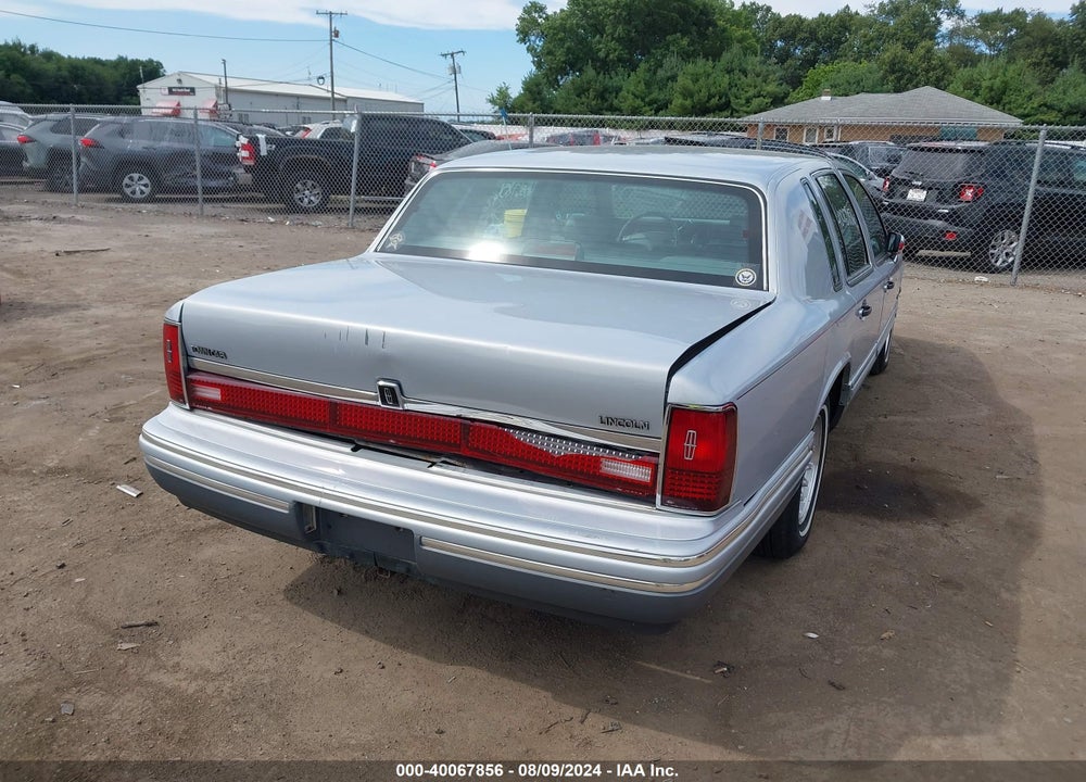 1994 LINCOLN TOWN CAR SIGNATURE/TOURNAMENT VIN: 1LNLM82W3RY675112
