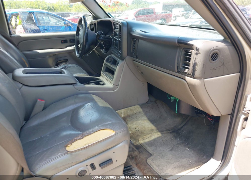 2005 CHEVROLET SUBURBAN 1500 LT VIN: 1GNEC16Z85J114734