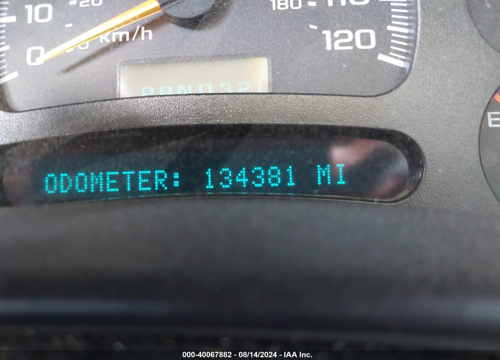 2005 CHEVROLET SUBURBAN 1500 LT VIN: 1GNEC16Z85J114734