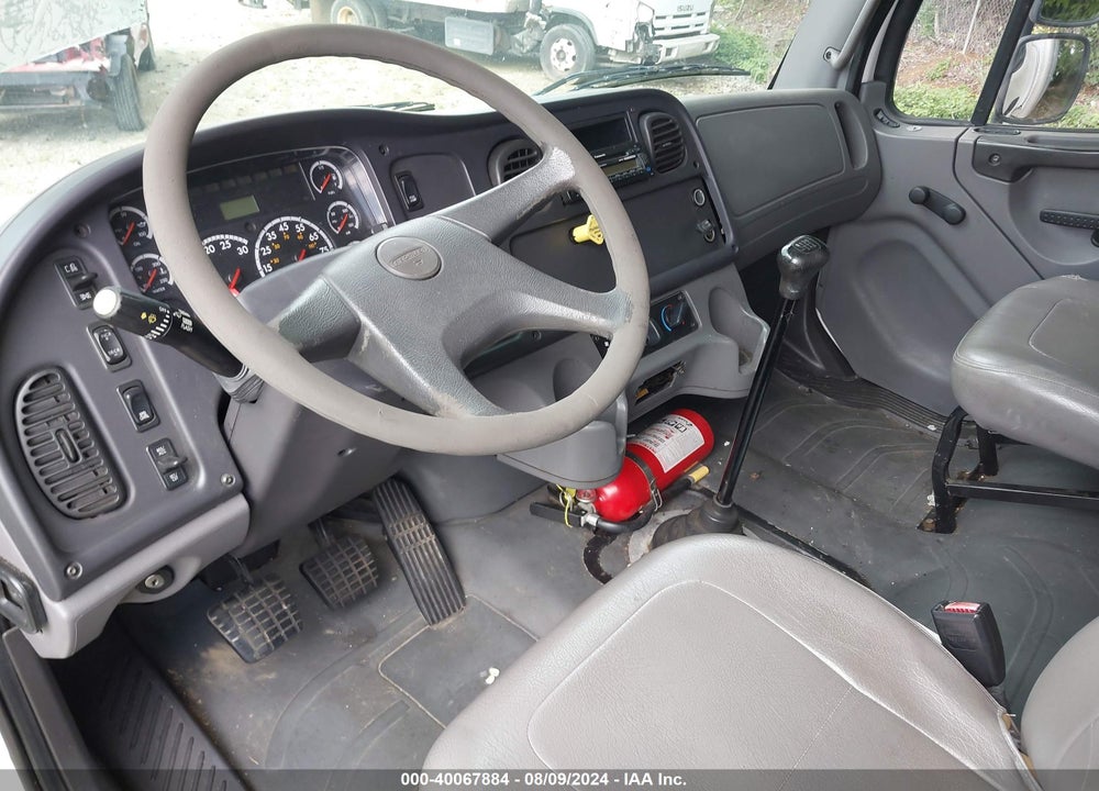 2007 FREIGHTLINER M2 VIN: 1FVACWDC17HX22239