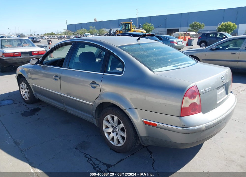 2001 VOLKSWAGEN PASSAT GLS VIN: WVWPD63BX1E113218