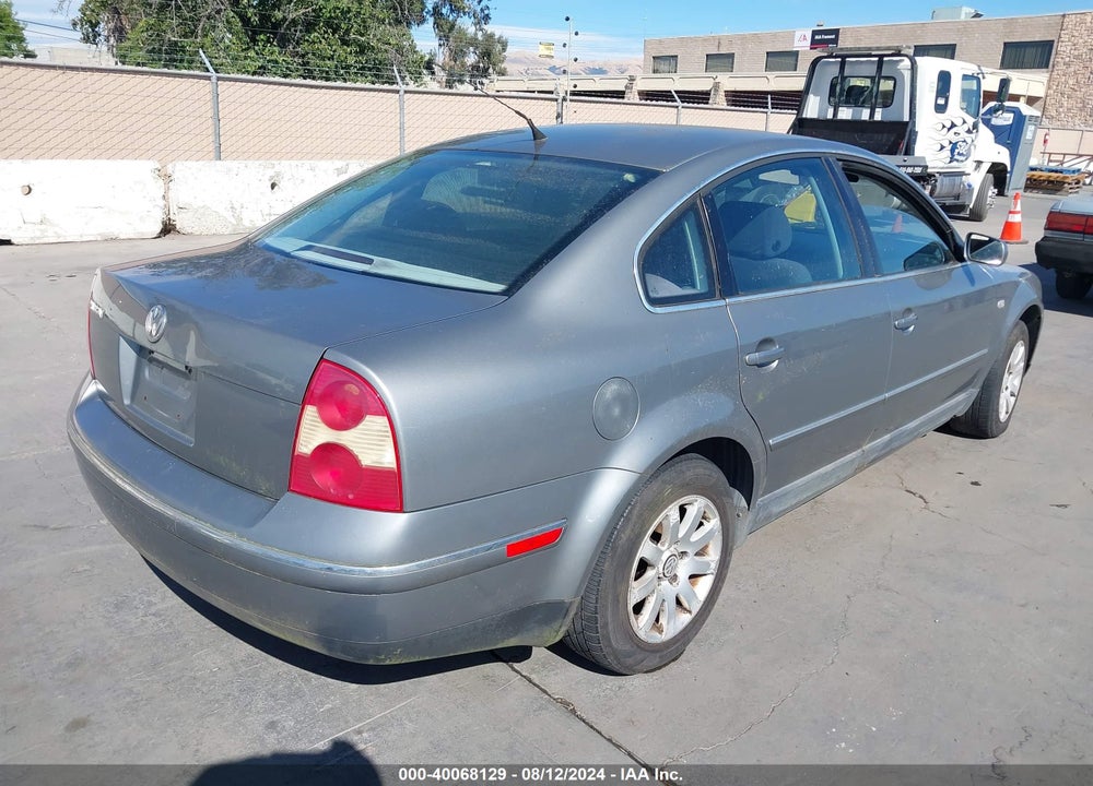 2001 VOLKSWAGEN PASSAT GLS VIN: WVWPD63BX1E113218