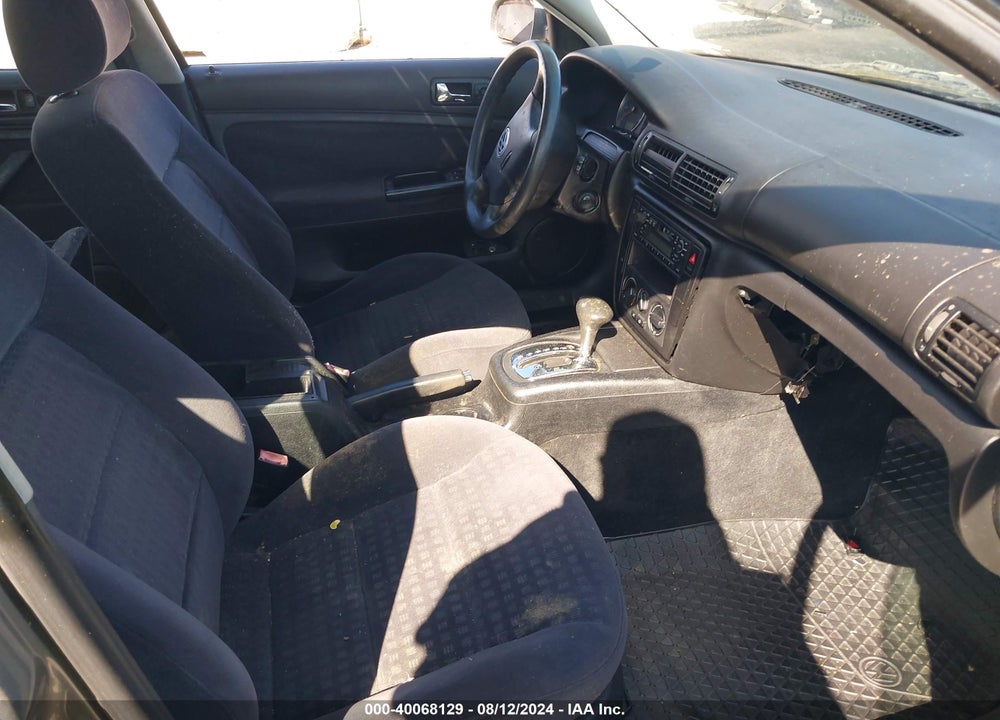 2001 VOLKSWAGEN PASSAT GLS VIN: WVWPD63BX1E113218