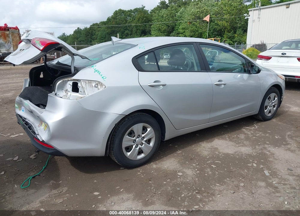 2018 KIA FORTE LX VIN: 3KPFK4A72JE222474