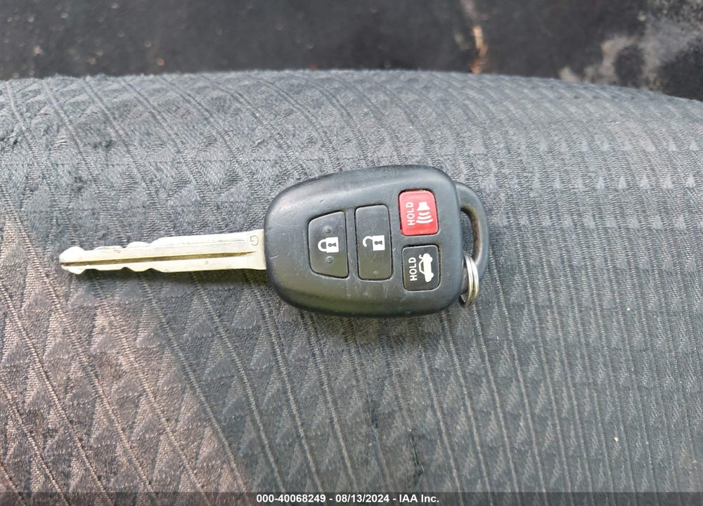 2012 TOYOTA CAMRY SE VIN: 4T1BF1FK4CU589228