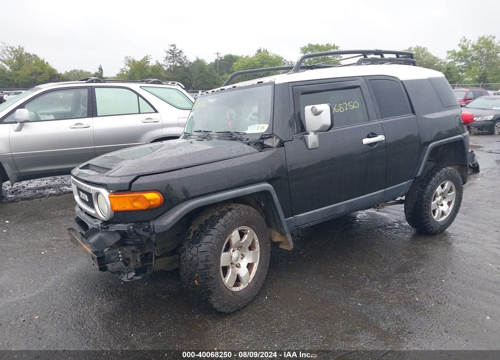 2007 TOYOTA FJ CRUISER VIN: JTEBU11F570058360