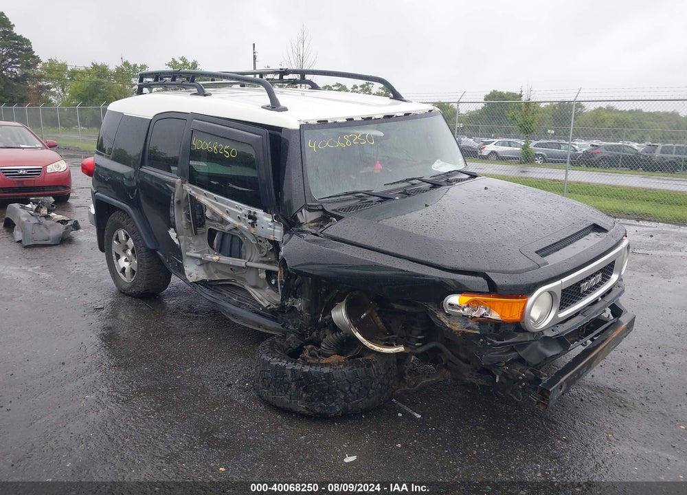 2007 TOYOTA FJ CRUISER VIN: JTEBU11F570058360