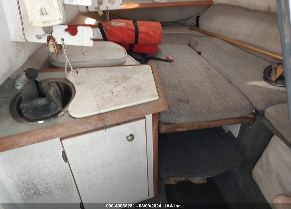 1996 BAYLINER TROPHY VIN: BYQA38FWA696