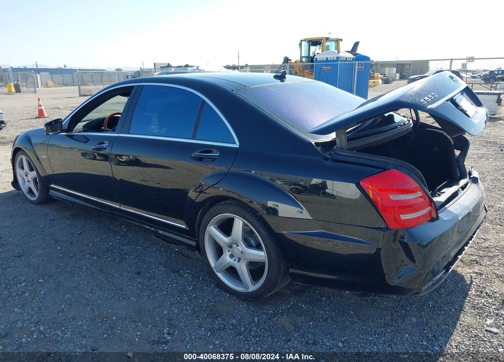 2012 MERCEDES-BENZ S 550 VIN: WDDNG7DB2CA425682